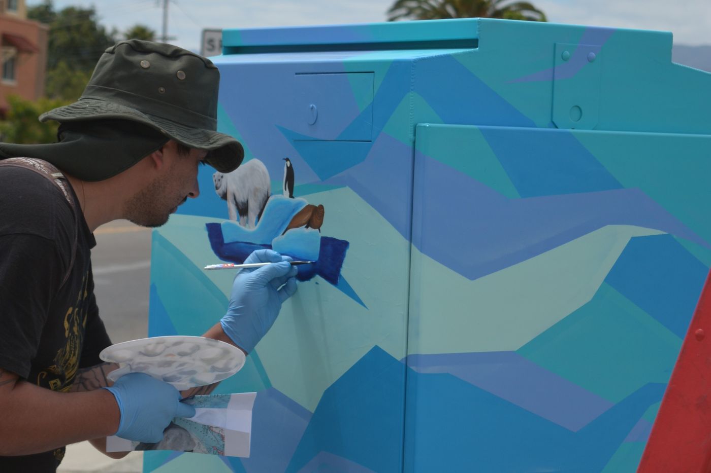 Phillip_Ray_Orabuena_UtilityBox_Hollister